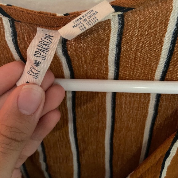 orange and white striped blouse - Picture 4 of 4